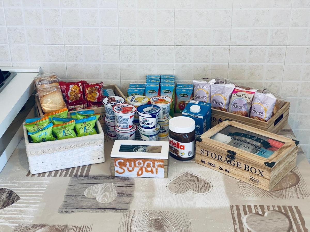 F&G 71100 - - Colazione Inclusa - Box Auto Privato Su Richiesta Foggia Luaran gambar